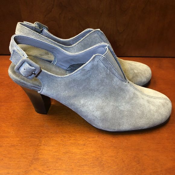 Aerosoles Role Back Gray Suede Heels Pumps - Picture 3 of 8
